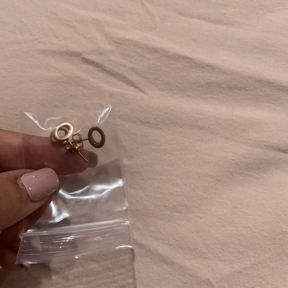 Earring - Picture 3 of 3